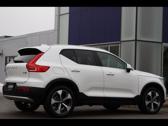 2024 Volvo XC40 Plus Bright Theme