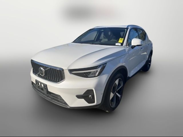 2024 Volvo XC40 Plus Bright Theme