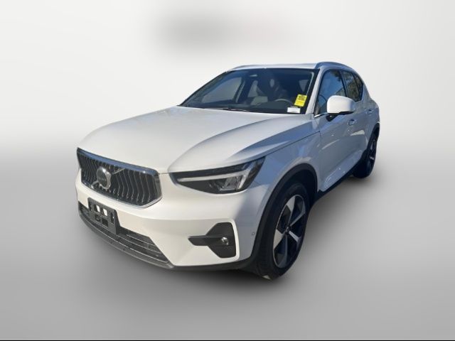 2024 Volvo XC40 Plus Bright Theme