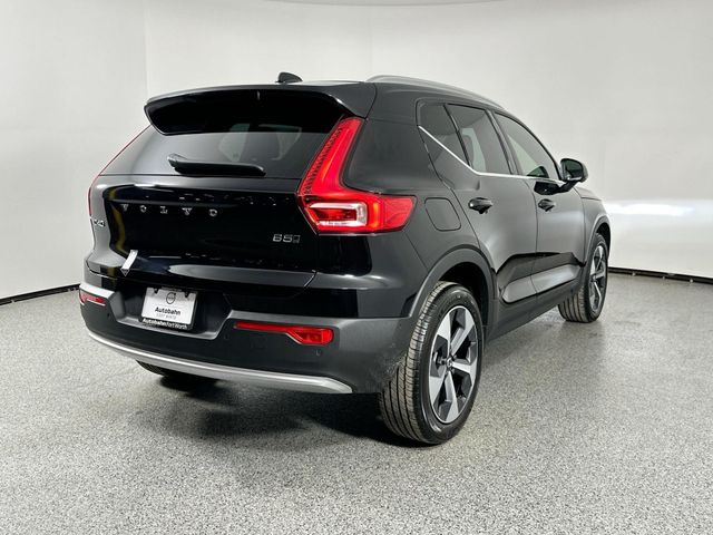 2024 Volvo XC40 Plus Bright Theme