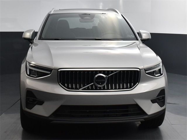 2024 Volvo XC40 Plus Bright Theme