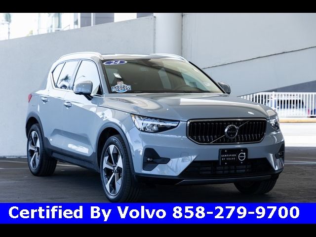 2024 Volvo XC40 Plus Bright Theme