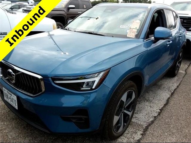 2024 Volvo XC40 Plus Bright Theme