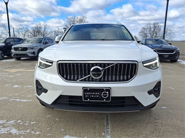 2024 Volvo XC40 Plus Bright Theme