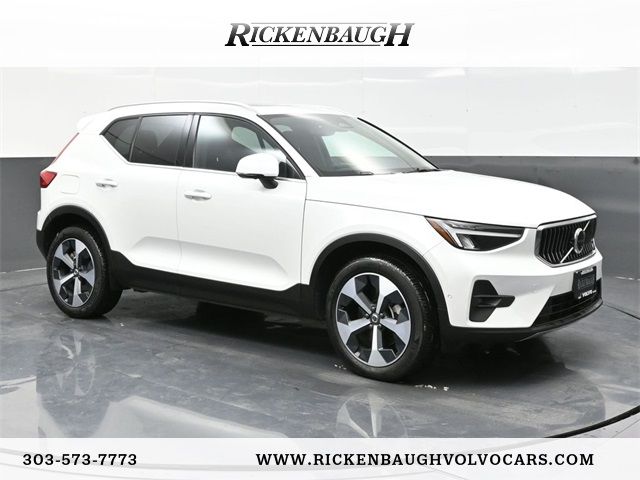 2024 Volvo XC40 Plus Bright Theme