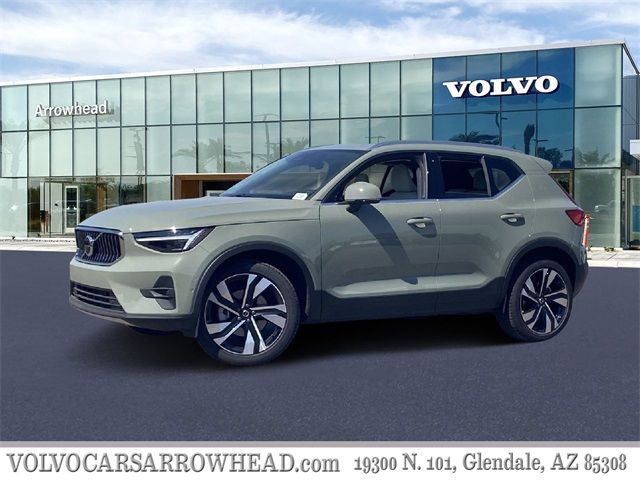 2024 Volvo XC40 Plus Bright Theme