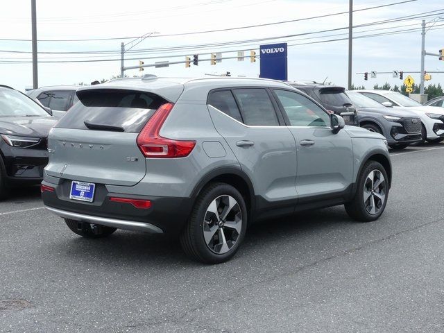 2024 Volvo XC40 Plus Bright Theme