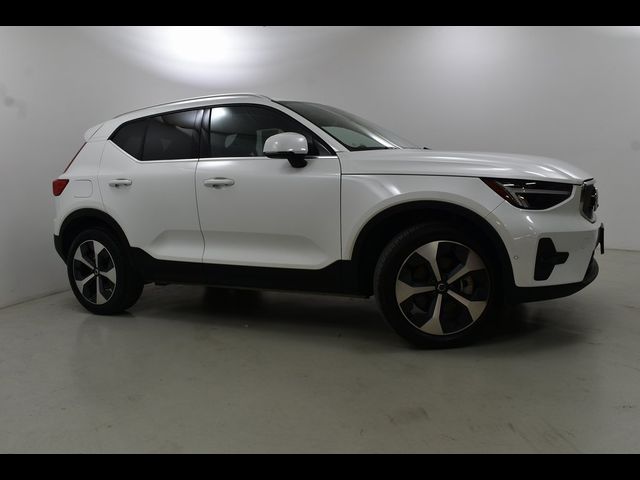 2024 Volvo XC40 Plus Bright Theme