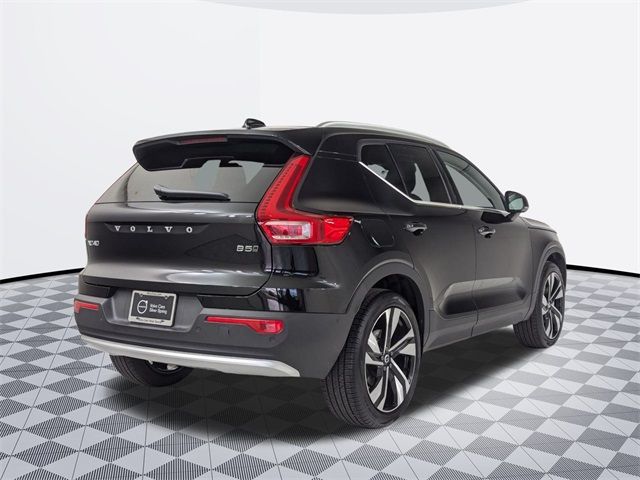 2024 Volvo XC40 Plus Bright Theme