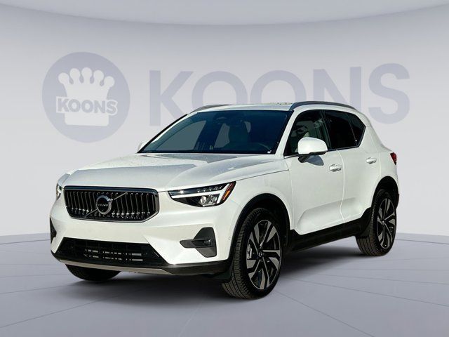 2024 Volvo XC40 Plus Bright Theme