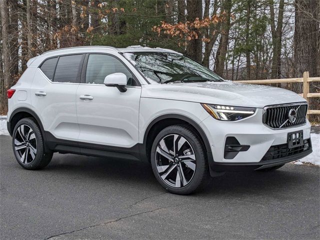 2024 Volvo XC40 Plus Bright Theme