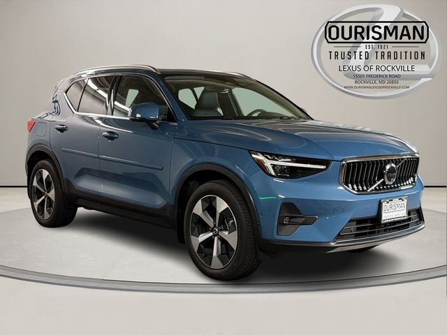 2024 Volvo XC40 Plus Bright Theme