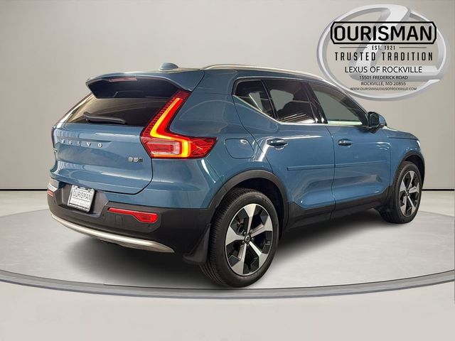 2024 Volvo XC40 Plus Bright Theme