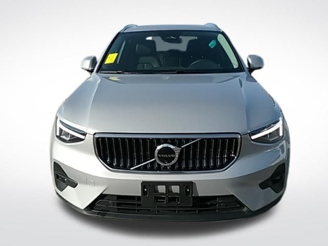 2024 Volvo XC40 Plus Bright Theme