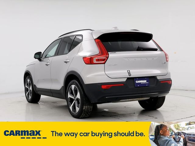 2024 Volvo XC40 Plus Dark Theme