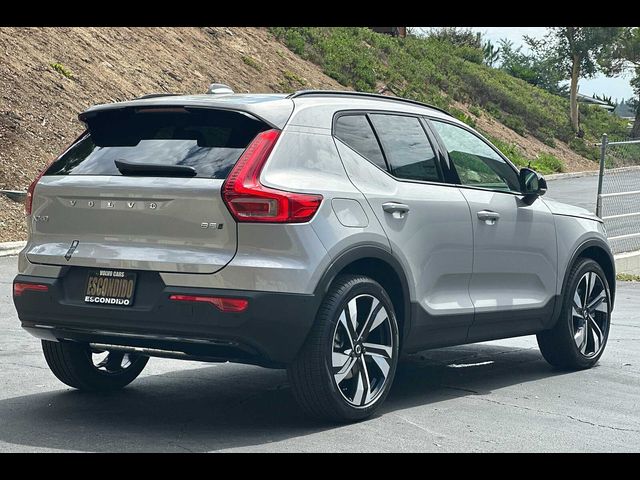 2024 Volvo XC40 Plus Dark Theme