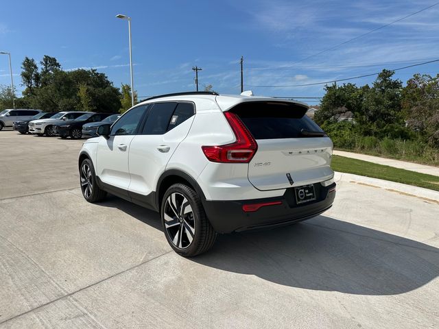 2024 Volvo XC40 Plus Dark Theme