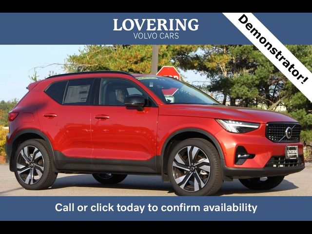 2024 Volvo XC40 Plus Dark Theme