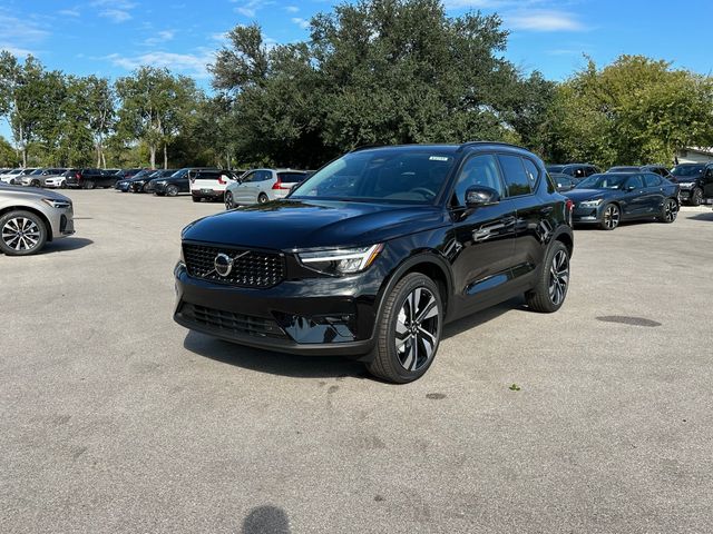 2024 Volvo XC40 Plus Dark Theme