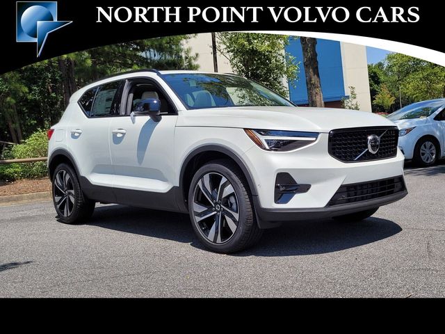 2024 Volvo XC40 Plus Dark Theme