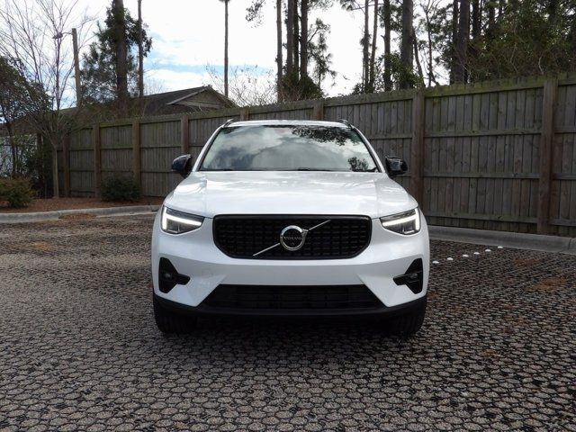 2024 Volvo XC40 Plus Dark Theme