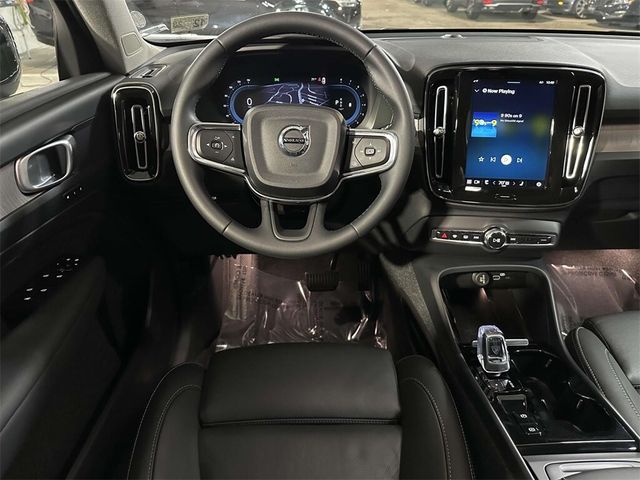 2024 Volvo XC40 Plus Dark Theme