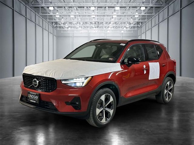 2024 Volvo XC40 Plus Dark Theme