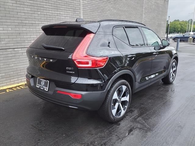 2024 Volvo XC40 Plus Dark Theme