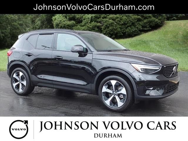 2024 Volvo XC40 Plus Dark Theme