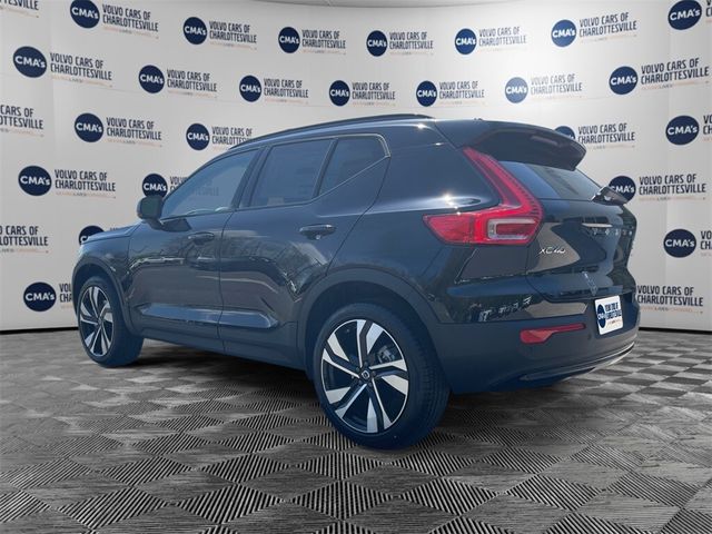 2024 Volvo XC40 Plus Dark Theme