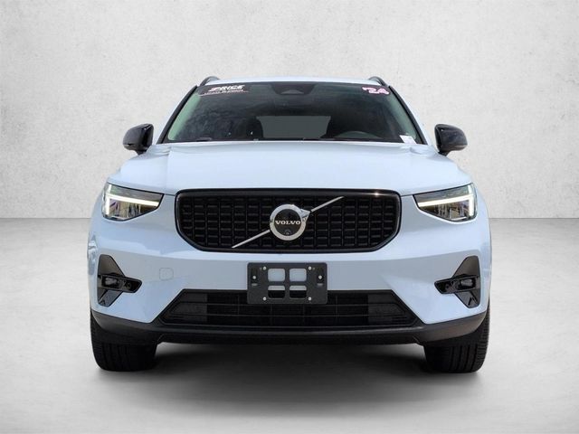 2024 Volvo XC40 Plus Dark Theme
