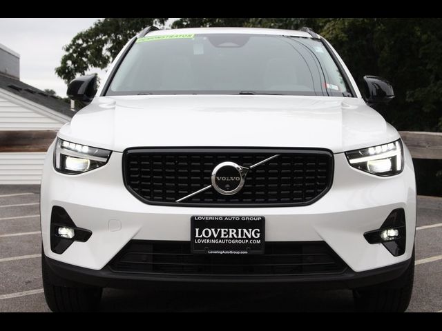 2024 Volvo XC40 Plus Dark Theme