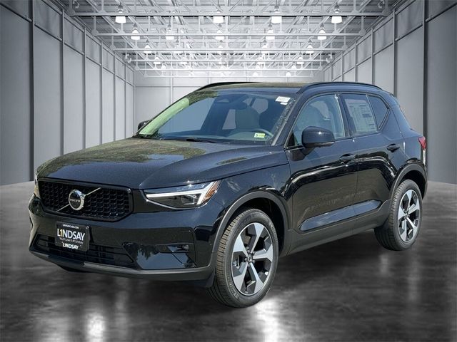 2024 Volvo XC40 Plus Dark Theme