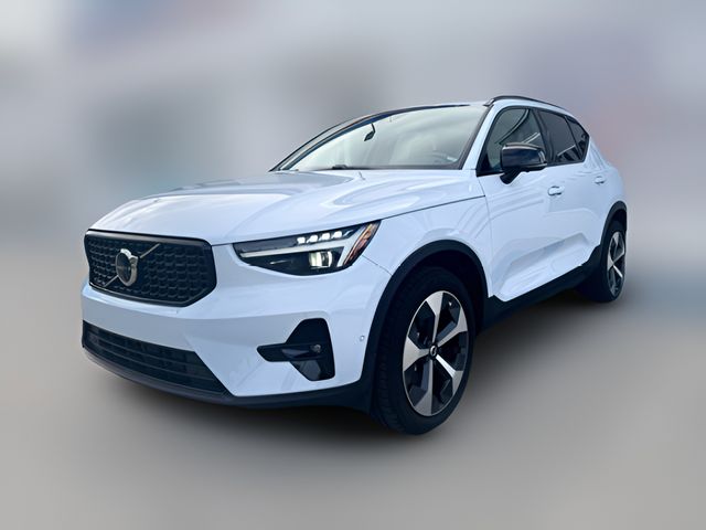 2024 Volvo XC40 Plus Dark Theme