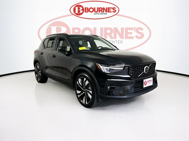 2024 Volvo XC40 Plus Dark Theme