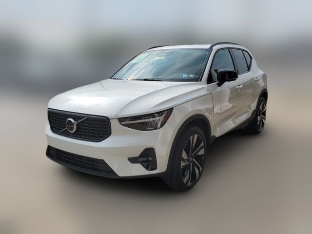 2024 Volvo XC40 Plus Dark Theme