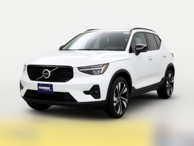 2024 Volvo XC40 Plus Dark Theme