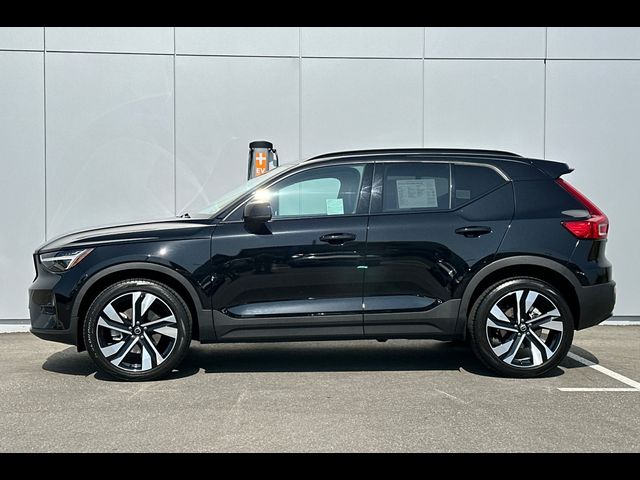 2024 Volvo XC40 Plus Dark Theme