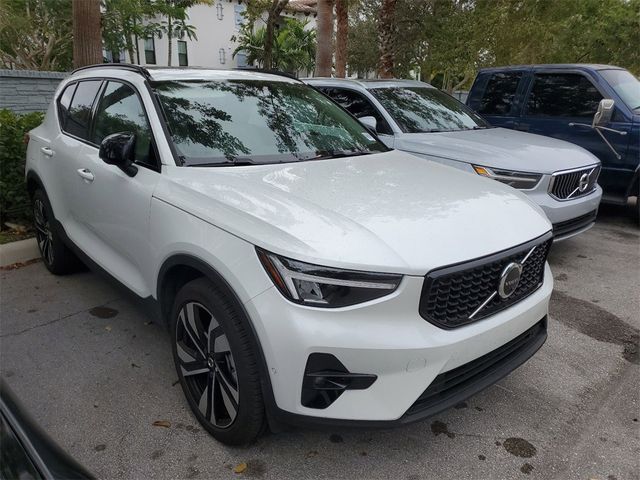 2024 Volvo XC40 Plus Dark Theme