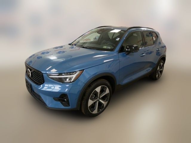 2024 Volvo XC40 Plus Dark Theme