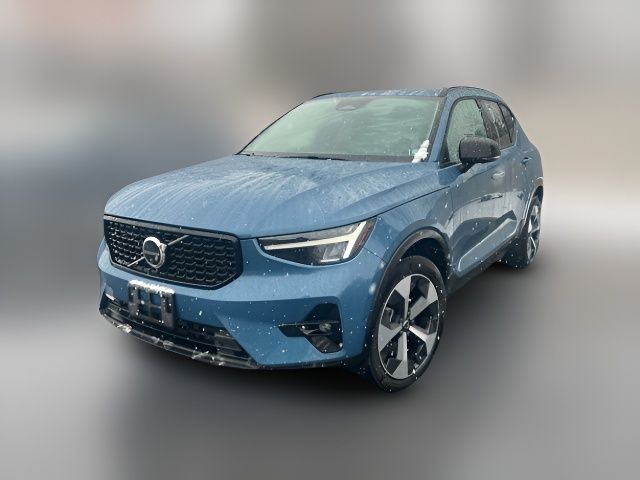 2024 Volvo XC40 Plus Dark Theme