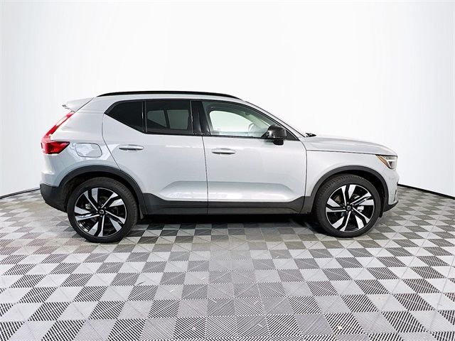 2024 Volvo XC40 Plus Dark Theme