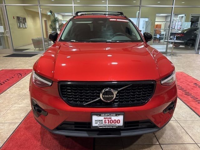 2024 Volvo XC40 Plus Dark Theme