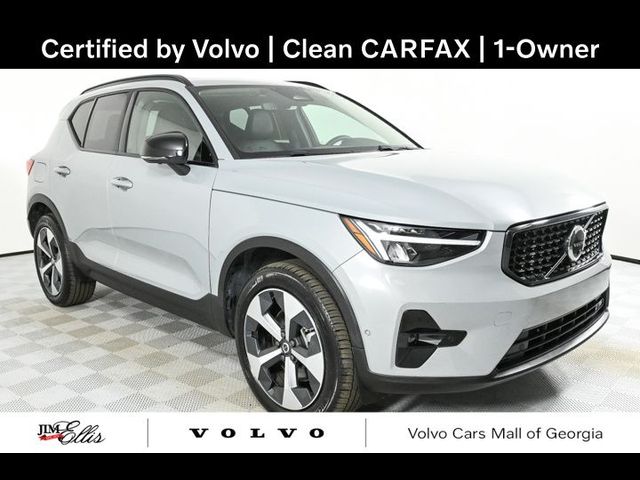 2024 Volvo XC40 Plus Dark Theme