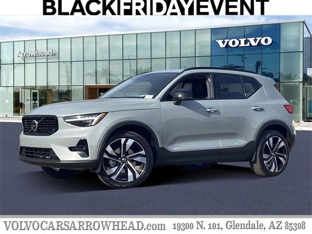 2024 Volvo XC40 Plus Dark Theme