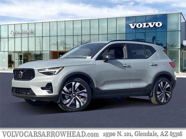 2024 Volvo XC40 Plus Dark Theme