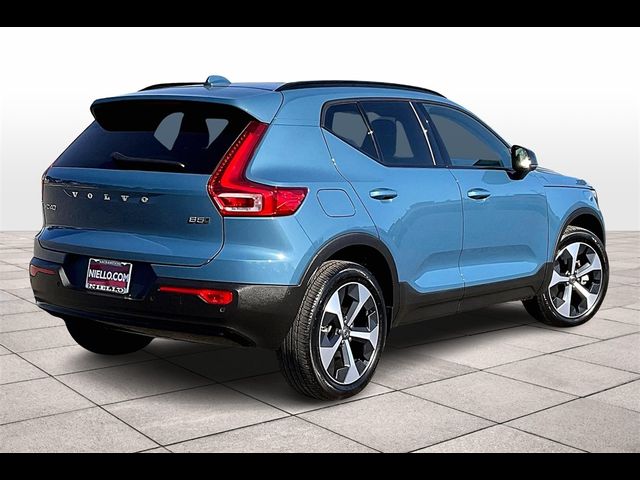 2024 Volvo XC40 Plus Dark Theme