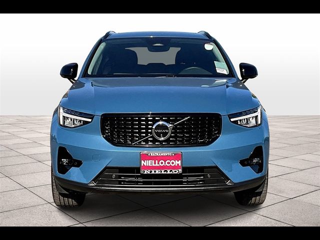 2024 Volvo XC40 Plus Dark Theme