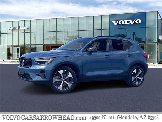 2024 Volvo XC40 Plus Dark Theme