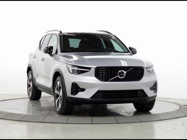 2024 Volvo XC40 Plus Dark Theme